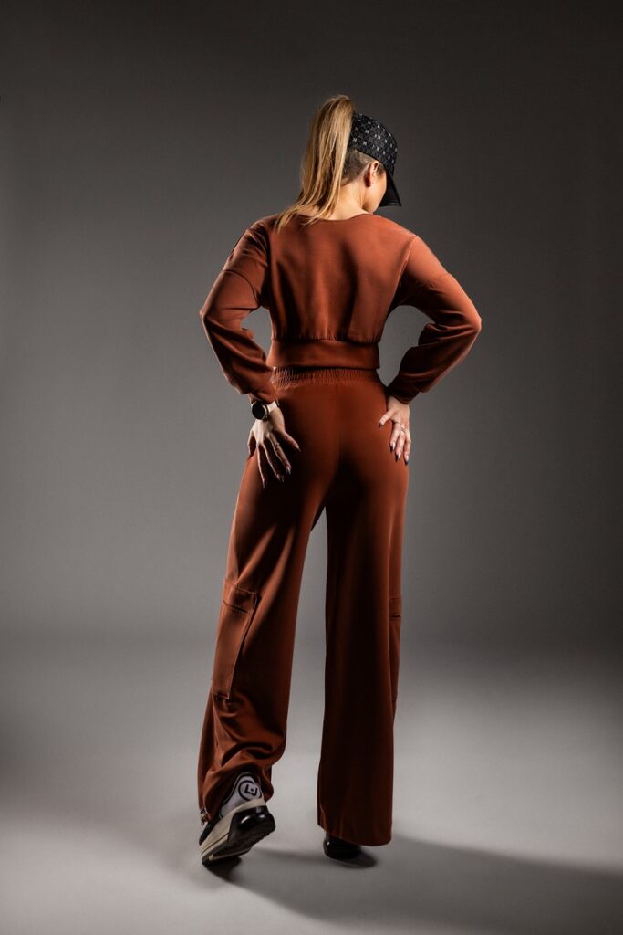 Noble Rust; Urban Beauty: Spodnie Cargo; Urban Beauty: Bluza Dual Mode; Czapka 1Nasty Crew;